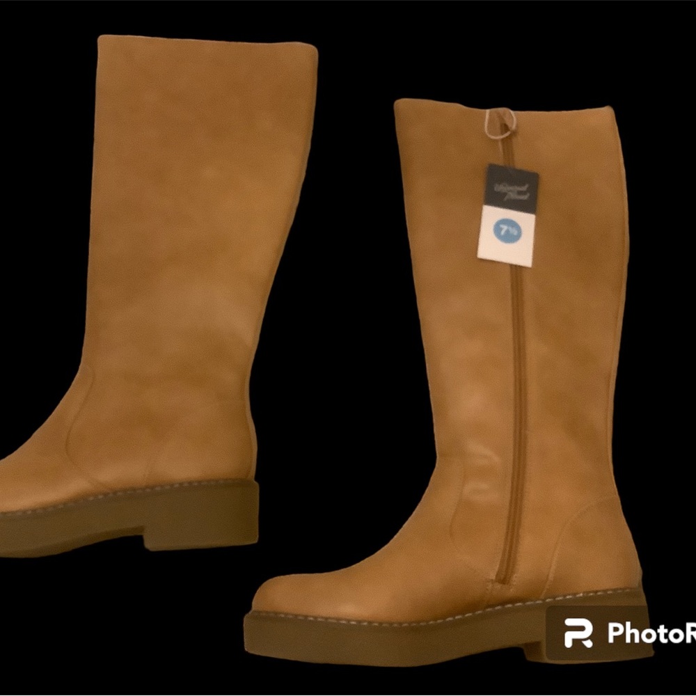 Women Boots size 7 1/2